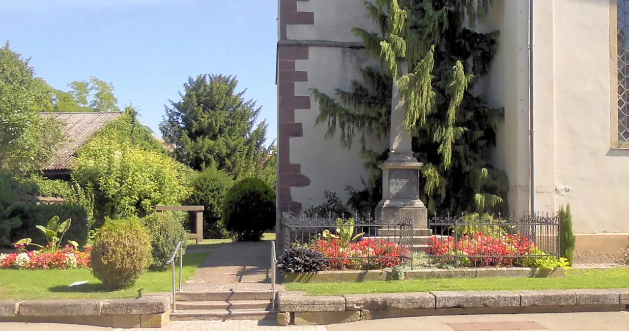 Sundhouse, Monument aux morts