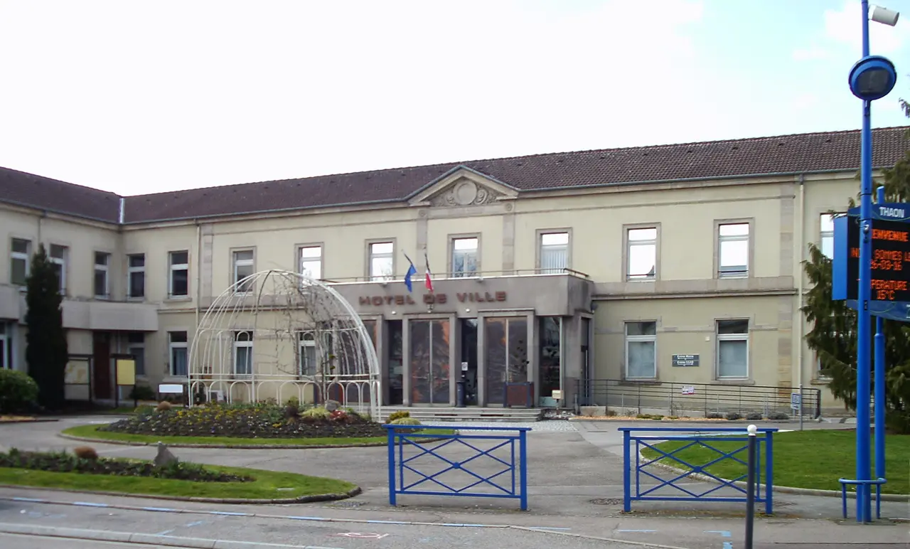 Thaon-les-Vosges, Hôtel de ville