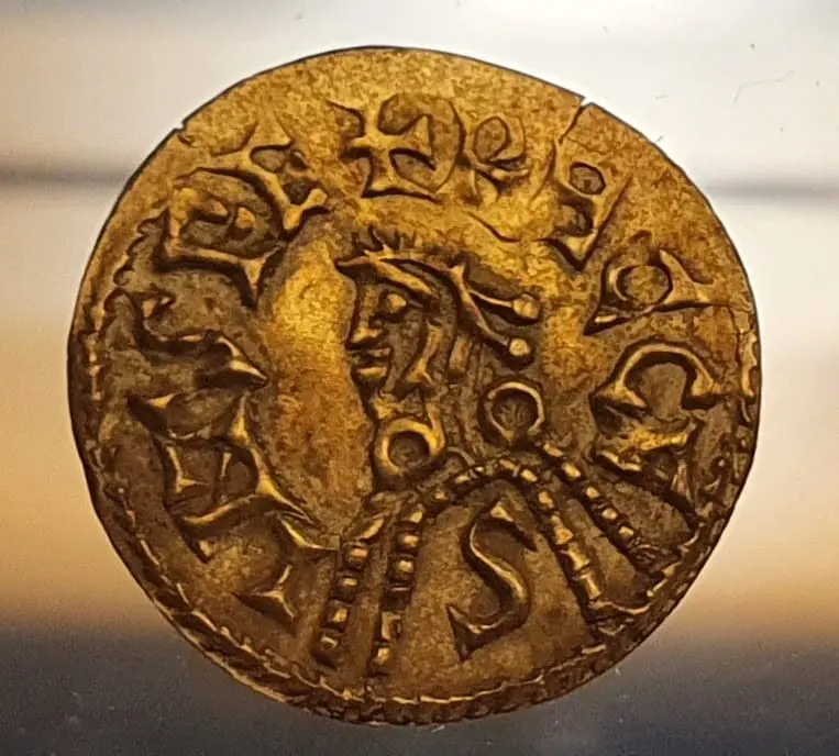 Trémeris de Recesvinto - Sevilla (653-672) Museo Arqueológico de Palencia ANVERSO
