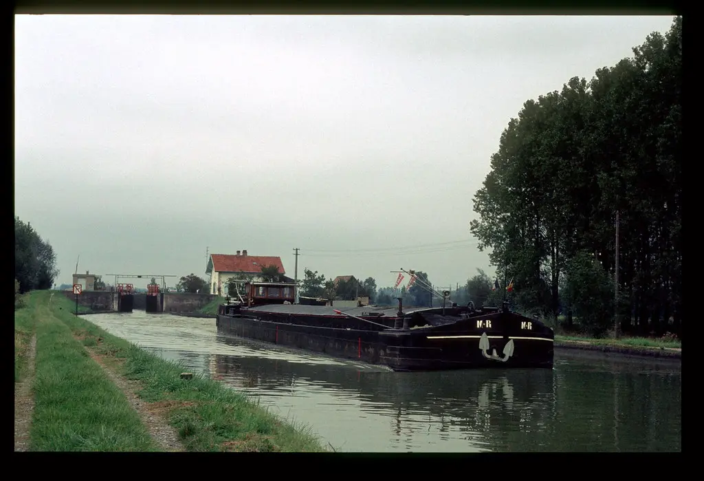 1980-10 Canal de la Marne au Rhin à Vendenheim, Alsace