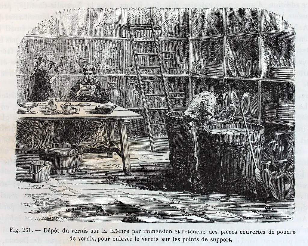 'Dépôt du vernis sur la faïence par immersion...'