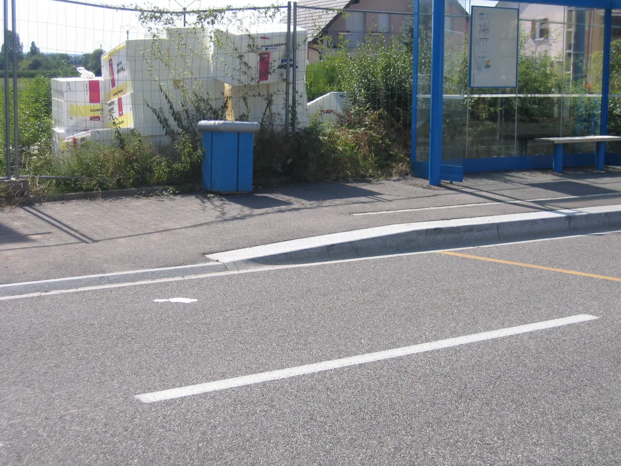 Rehaussement trottoir rue Huningue Village-Neuf Distribus ligne 603