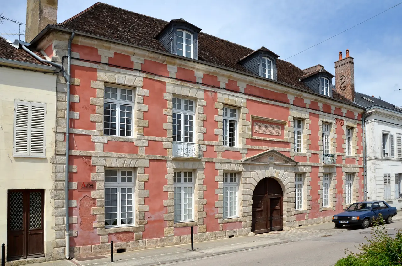 Maison du 17ème siècle à Villenauxe-la-Grande DSC0091