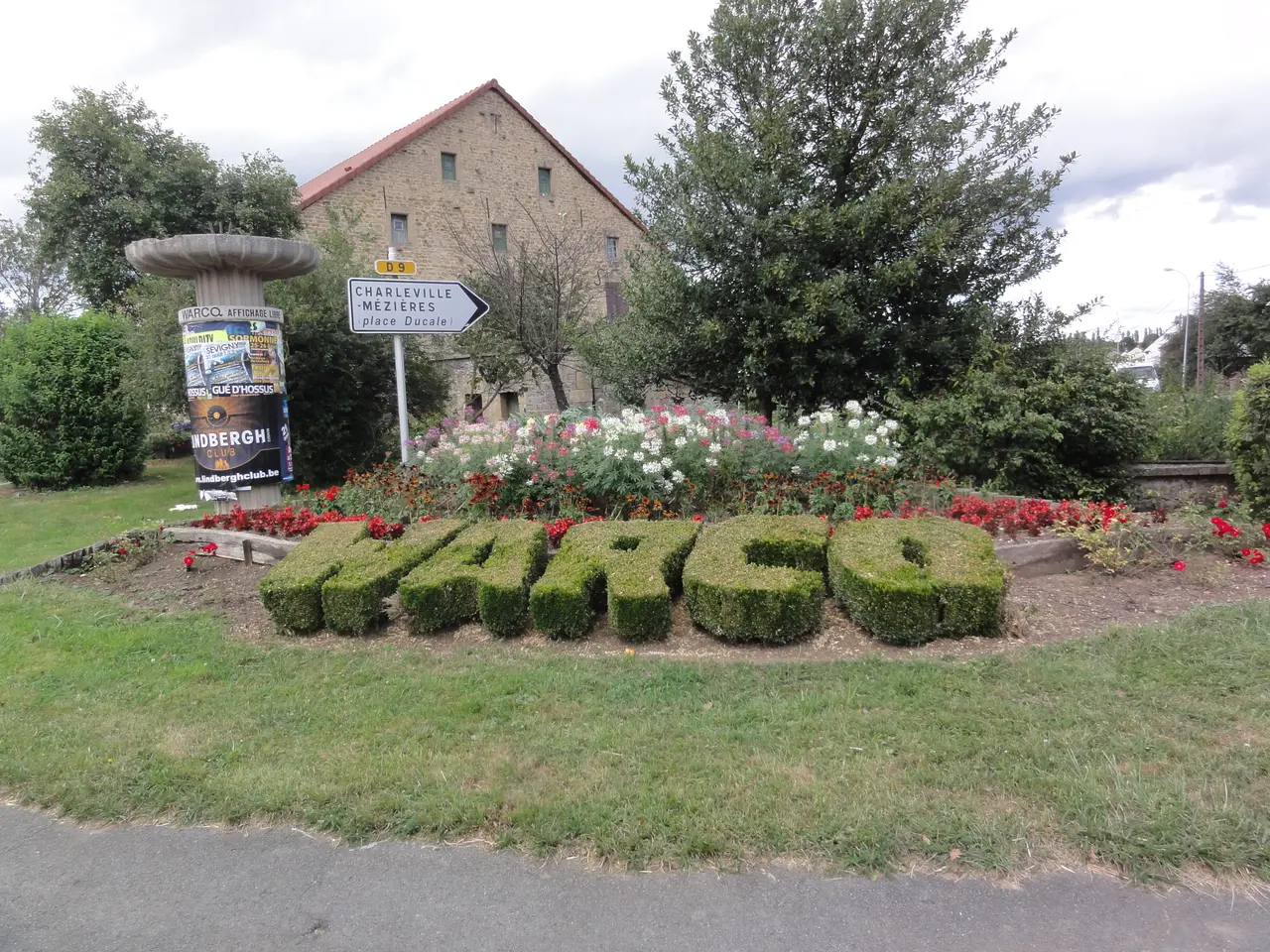 Warcq (Ardennes) nom en verdure