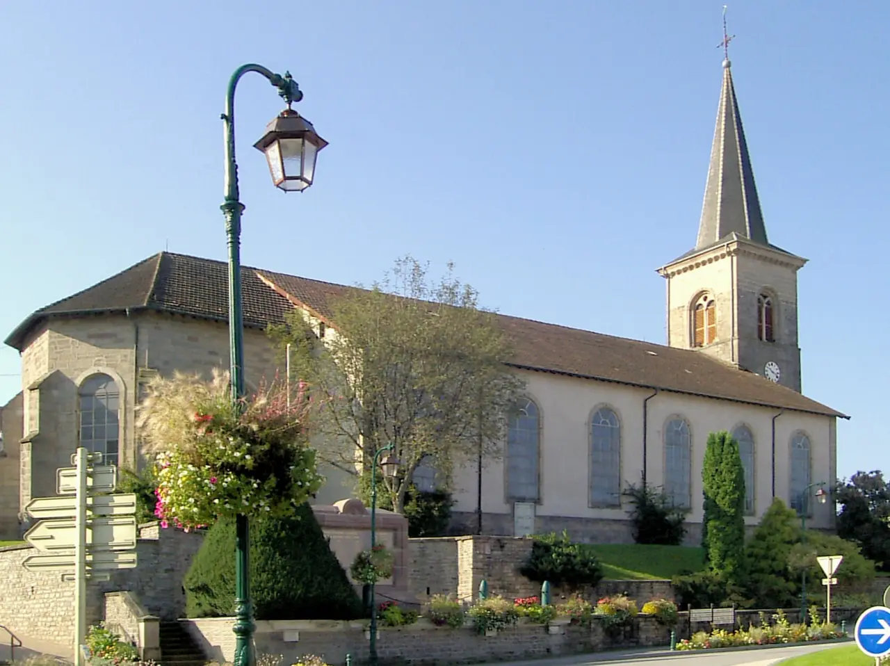 Xertigny, Église Sainte-Walburge