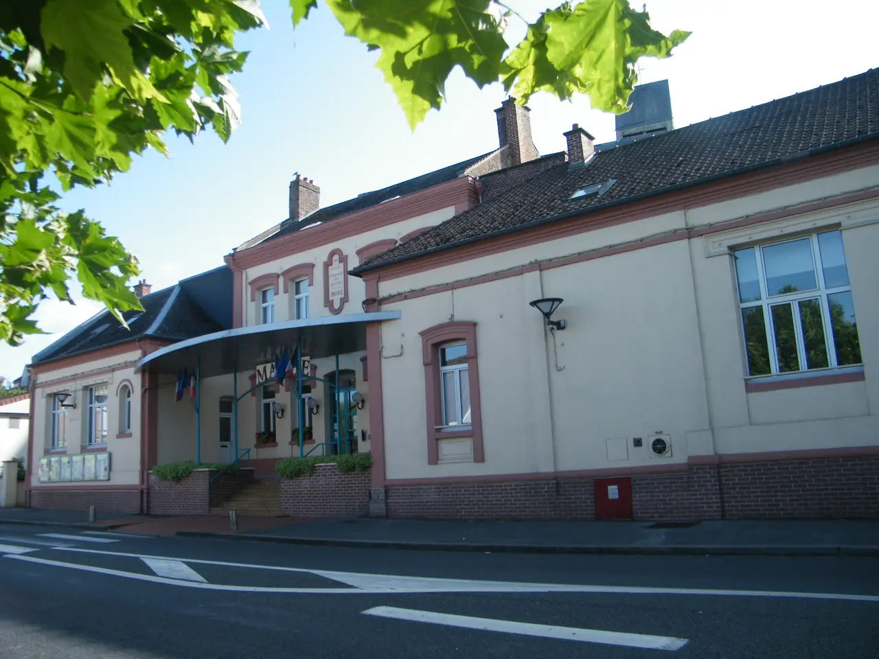 Ailly-sur-Somme, Fr mairie-école