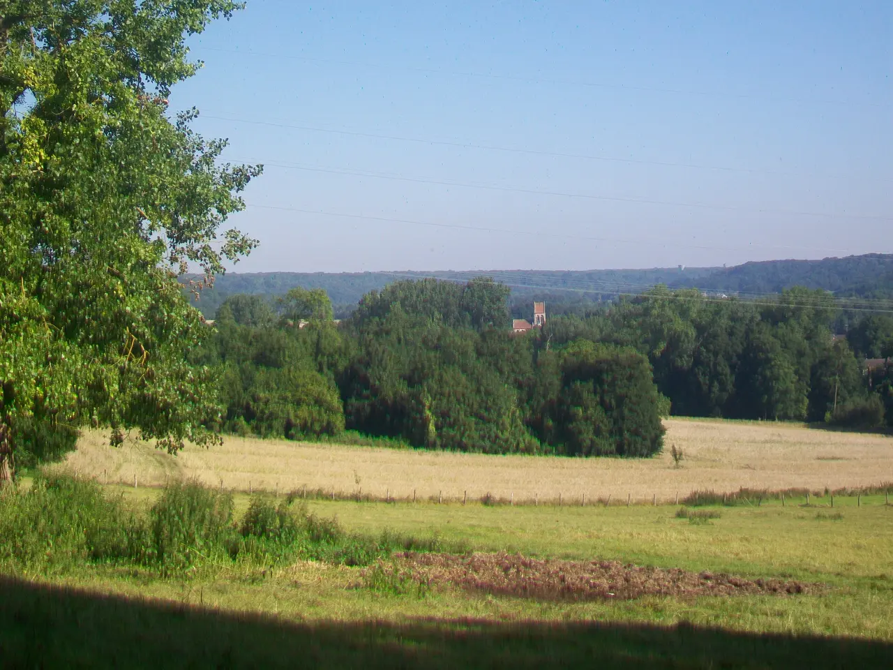Angicourt (60), vue sur le village depuis le sud-ouest