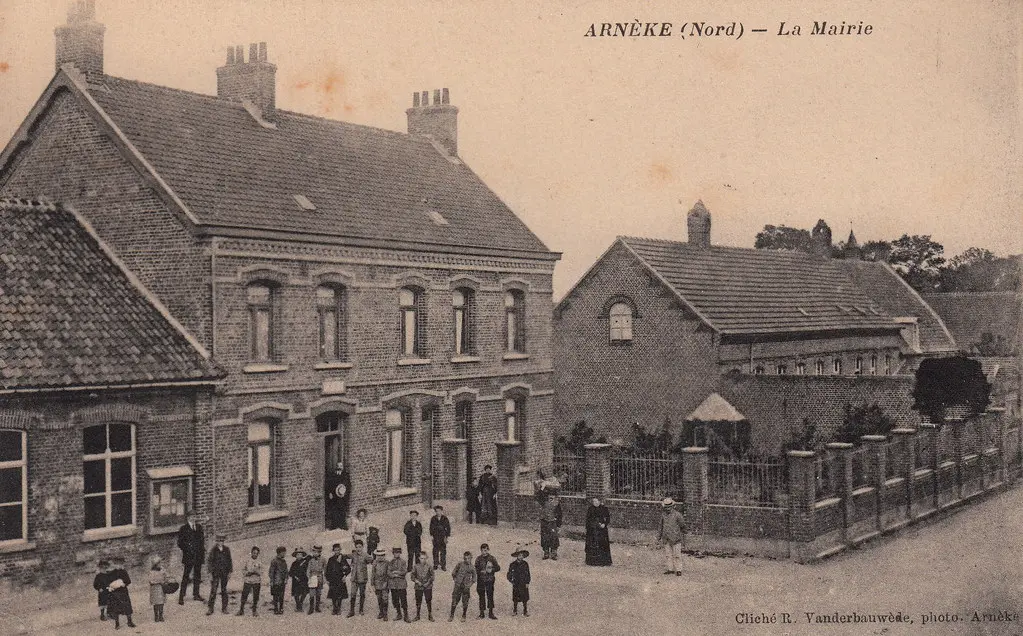 Arnèke (Nord) - La Mairie by R. Vanderbauwède (c.1915)