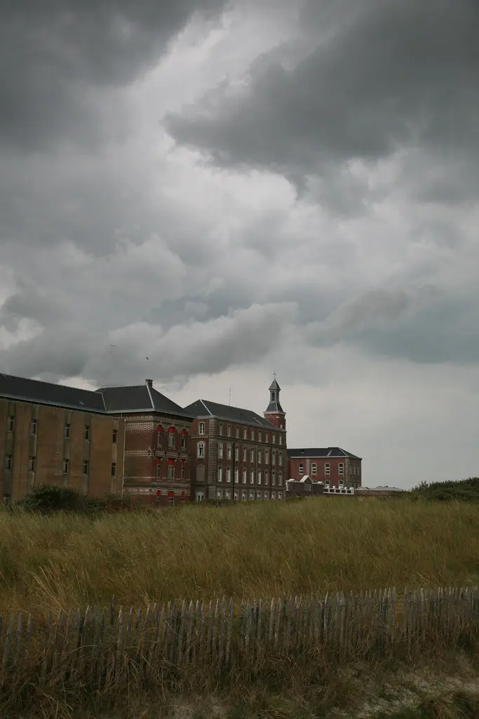 Berck-plage Pas-de-Calais (62) : promenade du professeur Debeyre ' hôpital maritime '