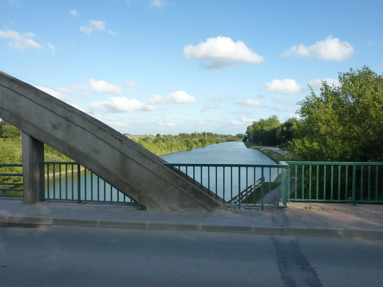 Blaringhem (Nord, Fr) Canal de Neuffossé au Pont-d'Asquin