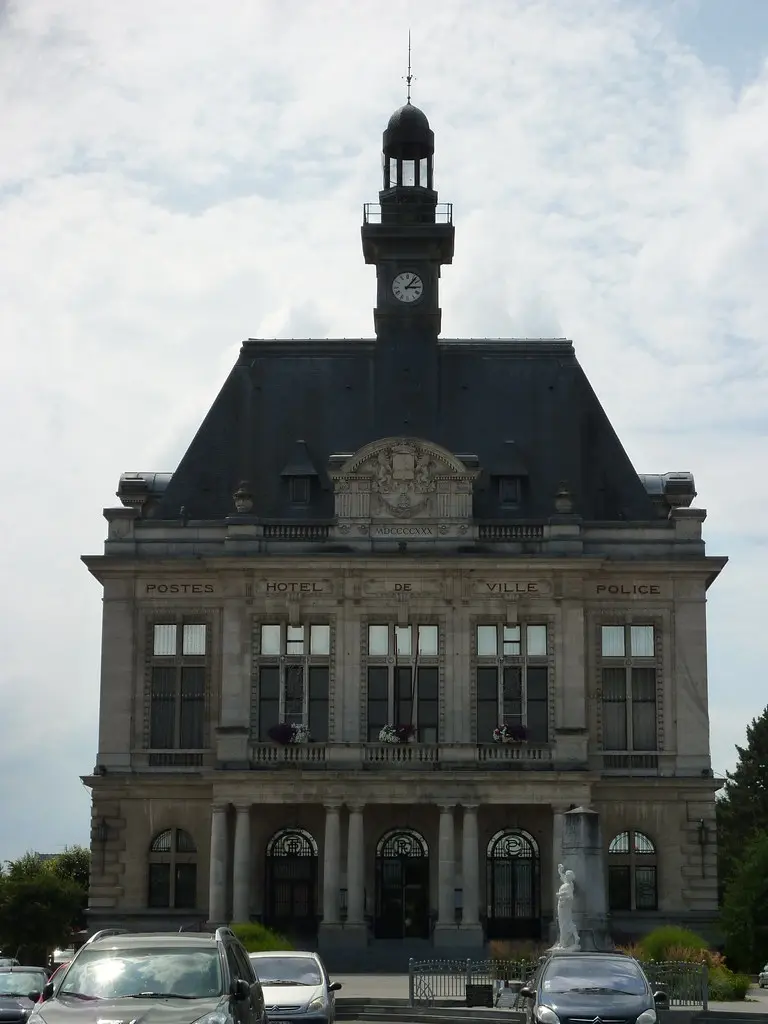Hôtel de ville de Calonne-Ricouart