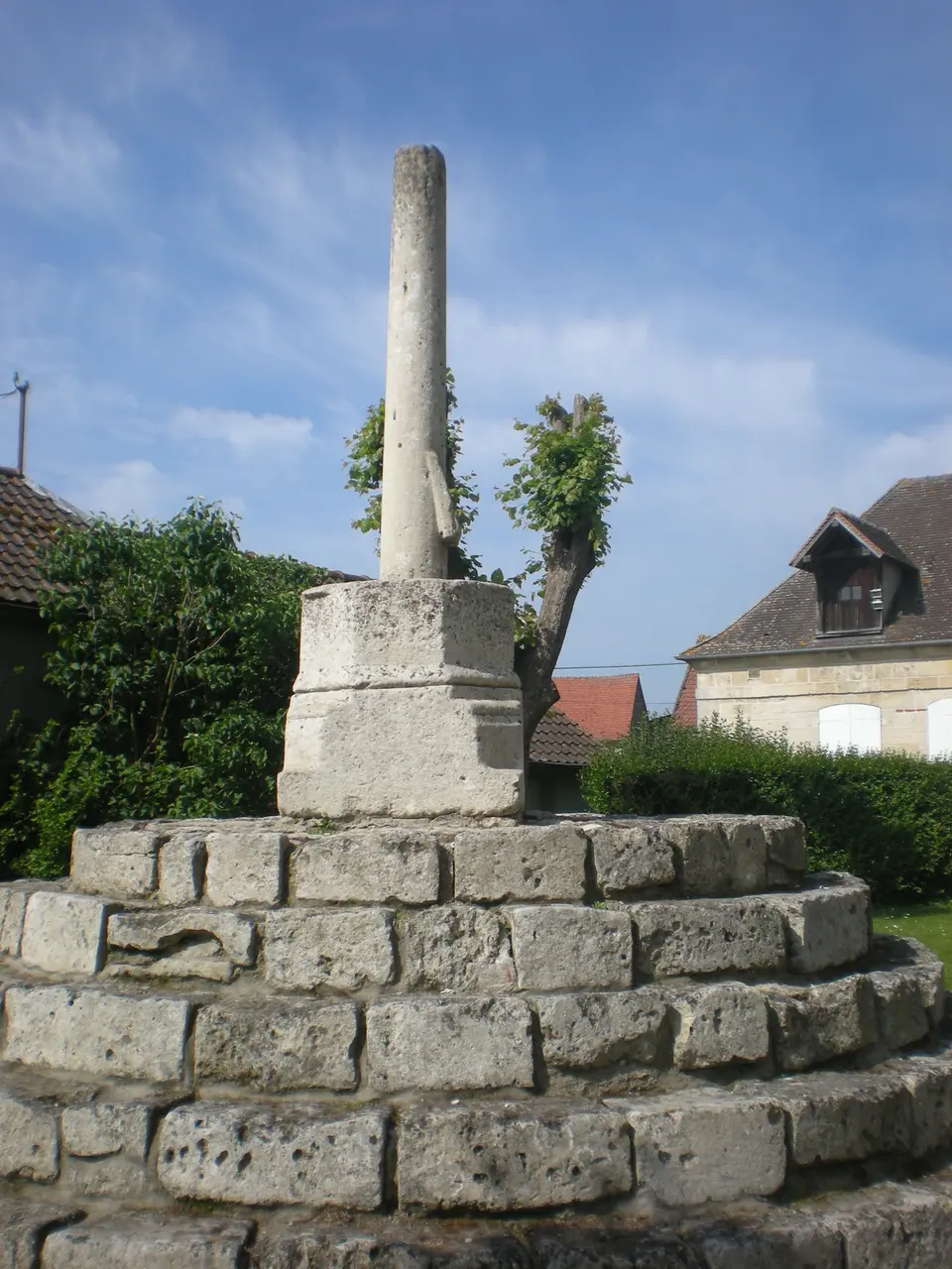 Cambronne-lès-Clermont, calvaire