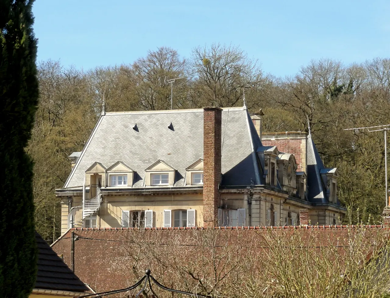Cambronne-lès-Clermont (60), château de Vaux