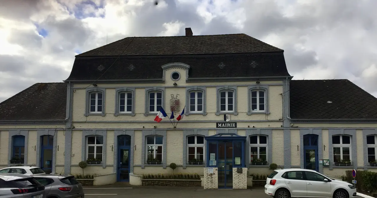La mairie de Campagne-lès-Hesdin dans le Pas-de-Calais