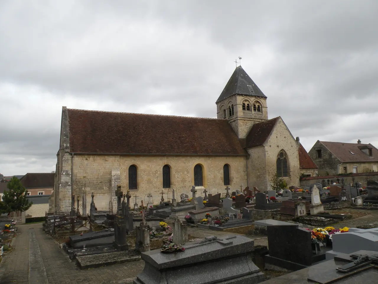 Catenoy église 5