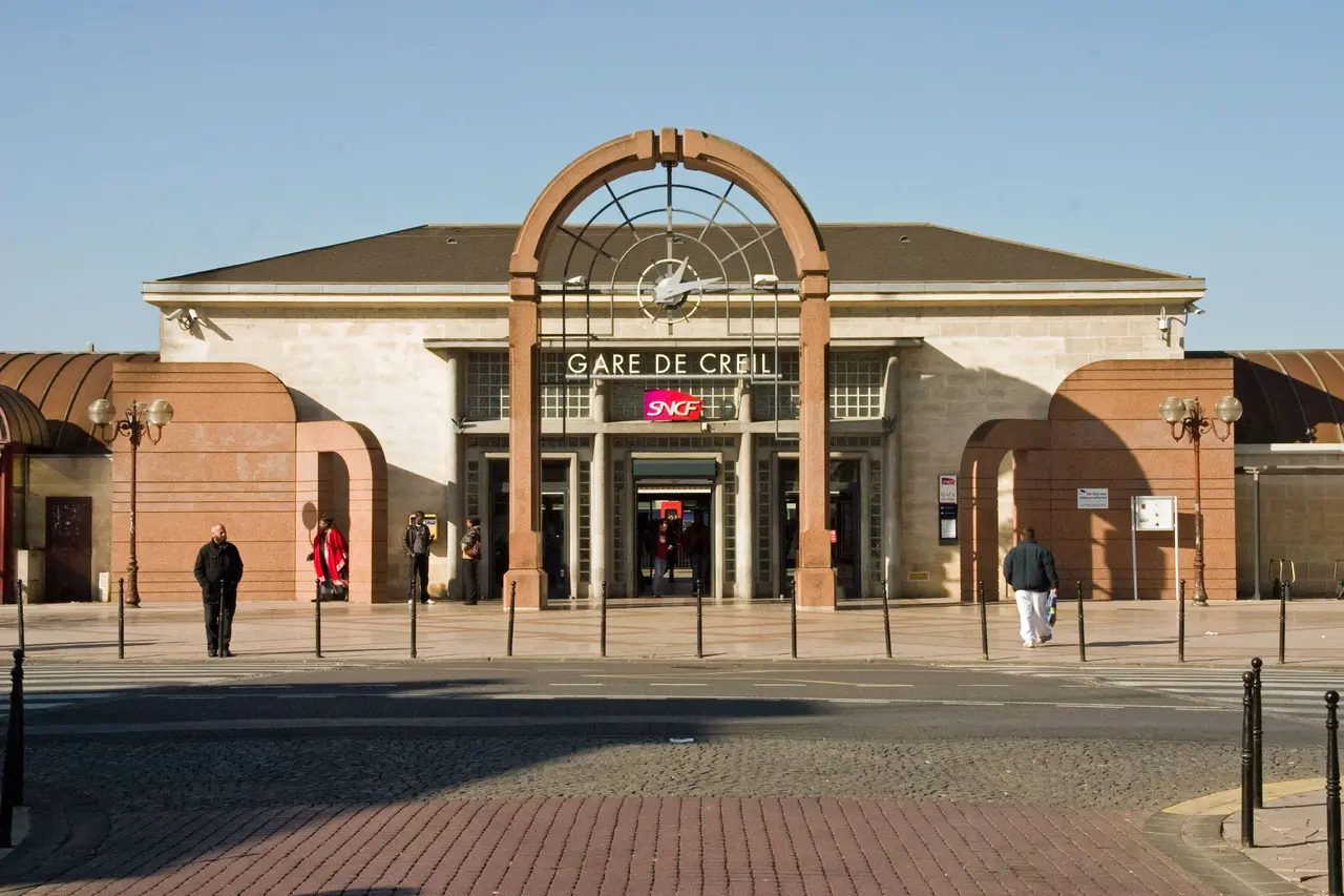 Gare de Creil CRW 0816