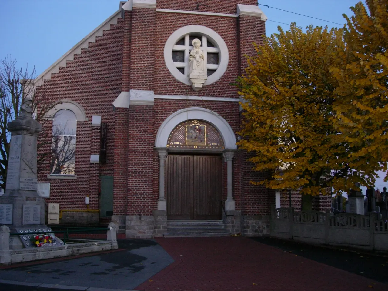 Ennetières-en-Weppes - Eglise (1)