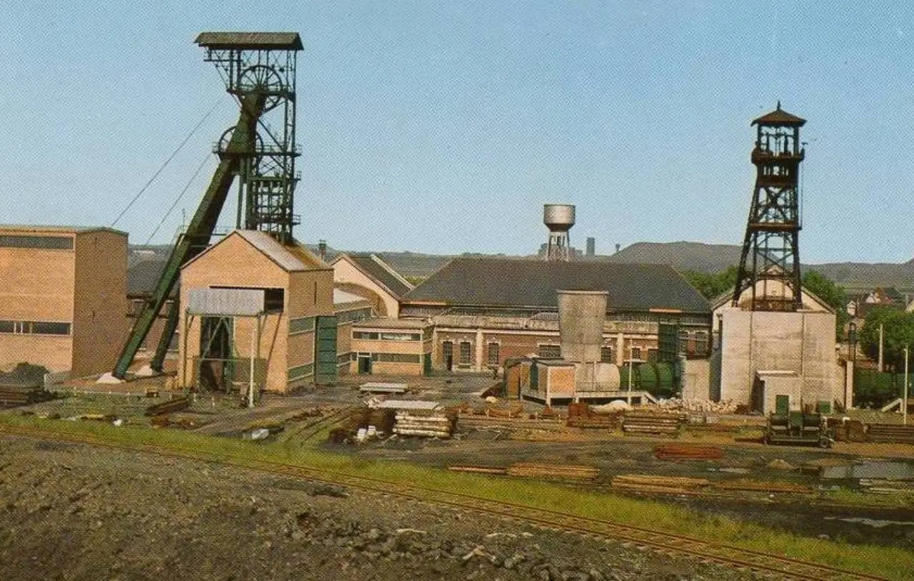 Évin-Malmaison - Fosse n° 8 - 8 bis des mines de Dourges (01)