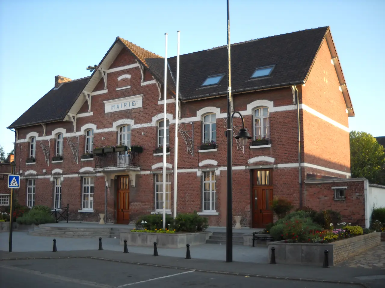 Évin-Malmaison - Town hall
