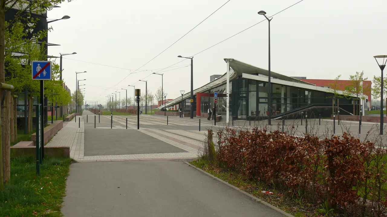Famars - Resto U et tramway à Moriamez Recherche