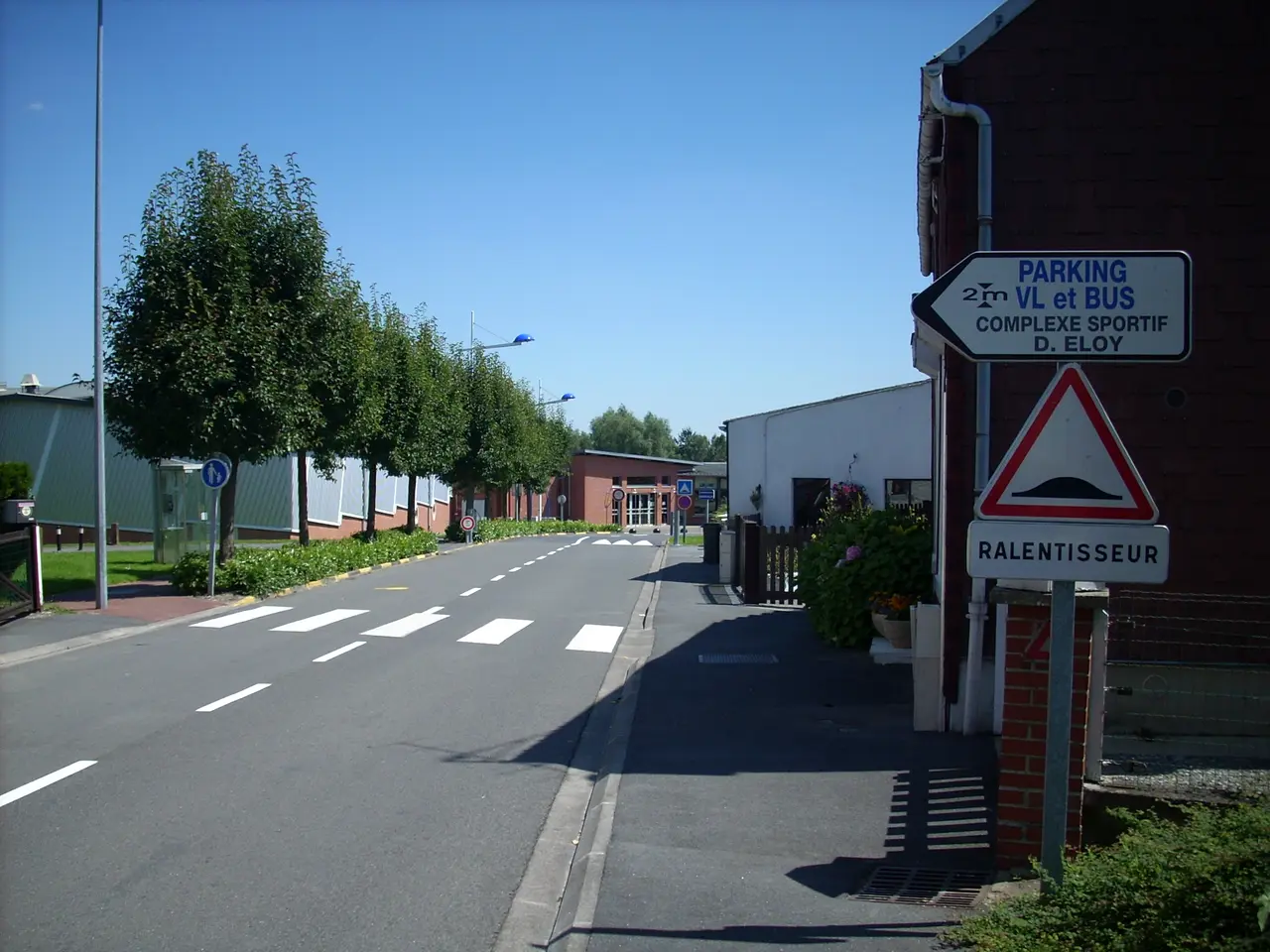 F-59750 Feignies, rue de la chaussée Brunehault