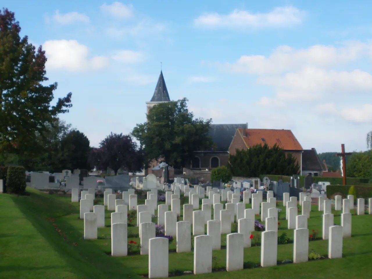 Cimetière et église Saint-Vaast de Fouquières-lès-Béthune