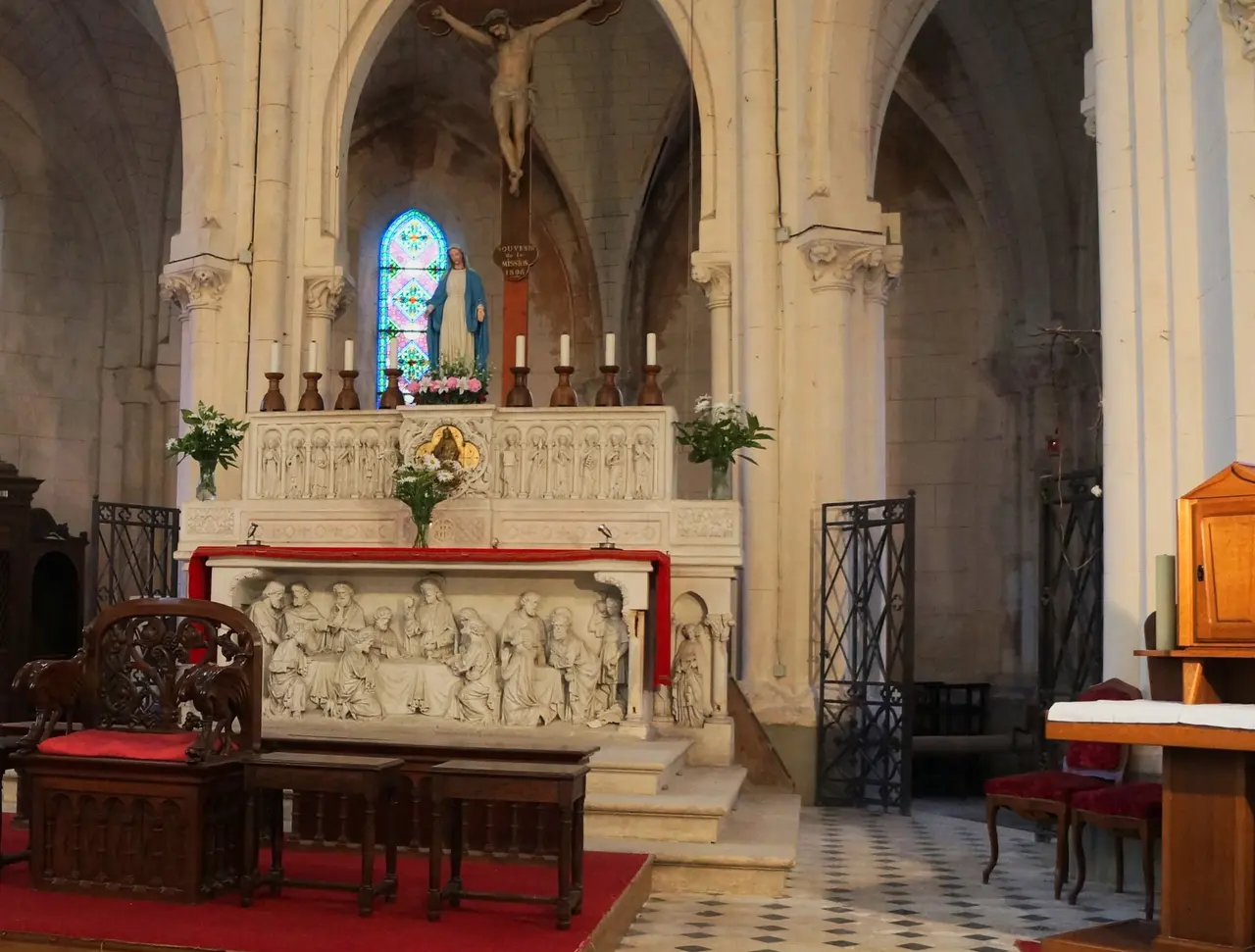 File:Église Saint-Éloi de Fresnoy-le-Grand (maître-autel).jpg