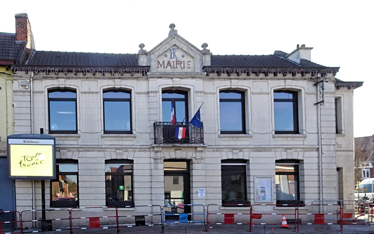 Town hall of Gondecourt en 2025