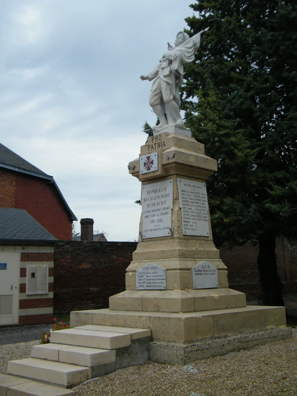 Hombleux (Somme) France (6)