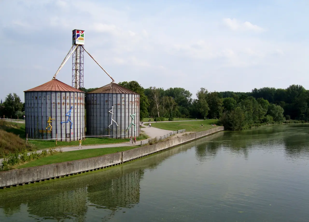 File:Parc de la Deule Houplin-Ancoisne Mozaic.JPG