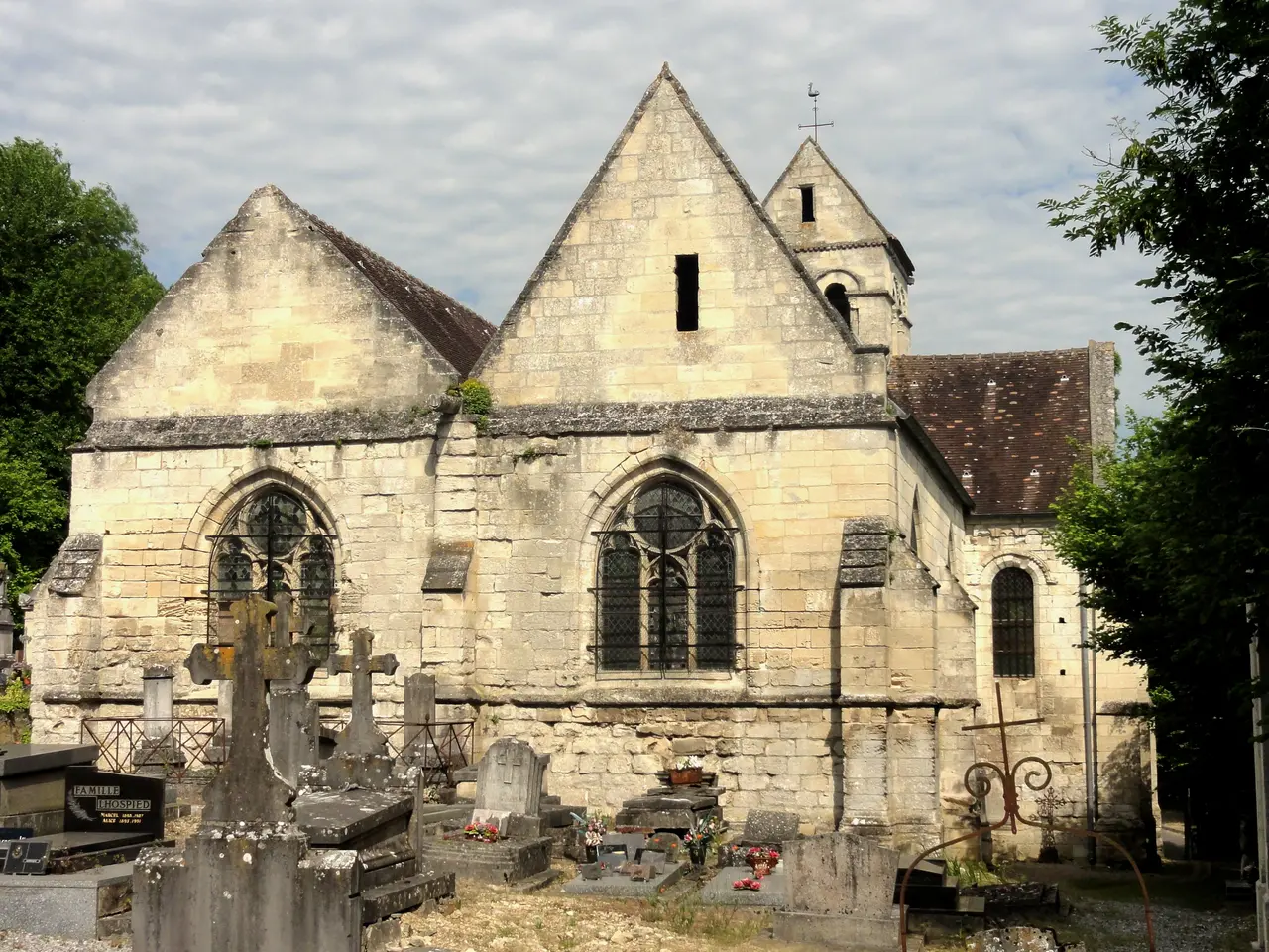 Laigneville (60), église Saint-Remi, chevet 2