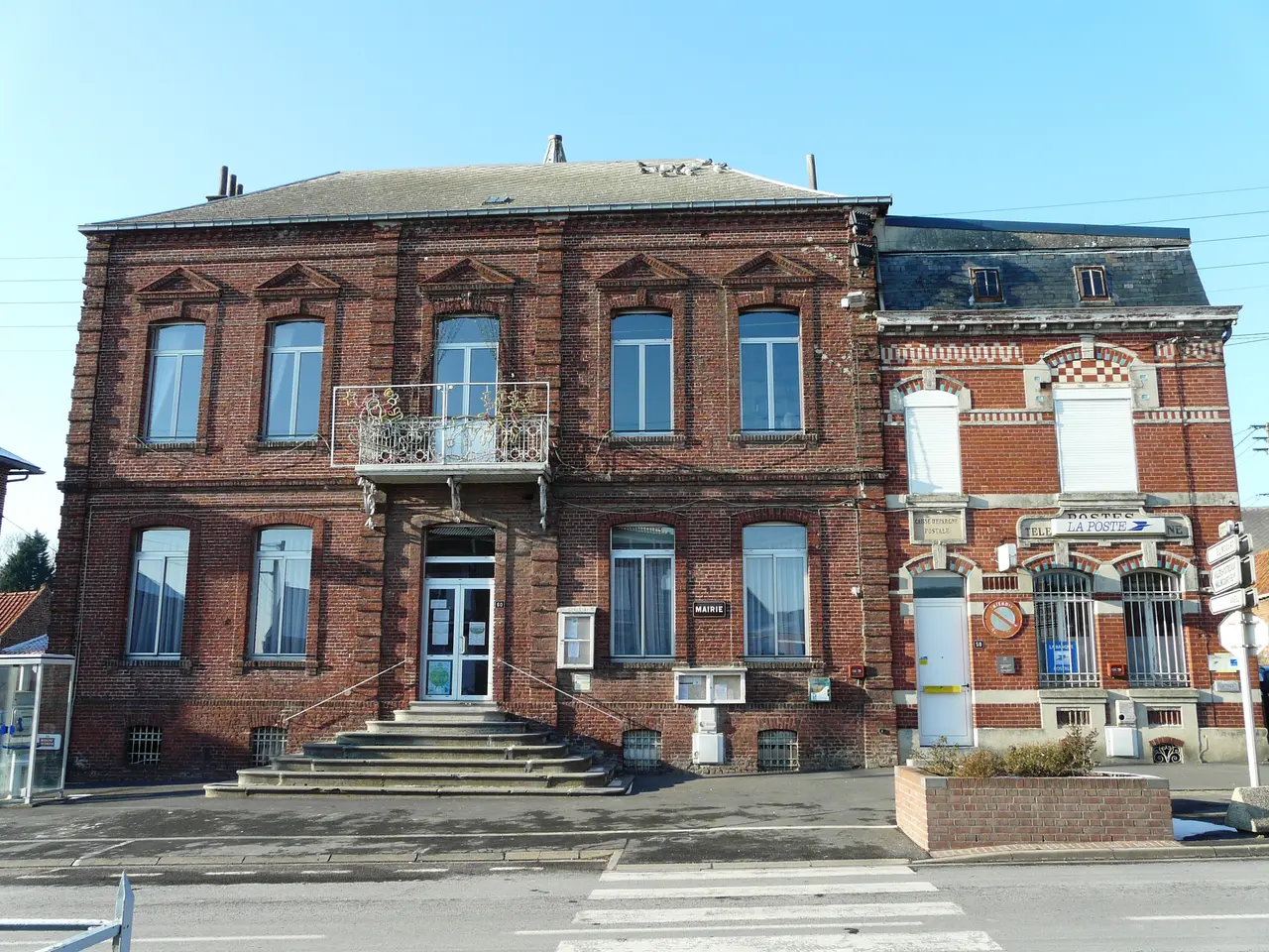 Maretz mairie et poste