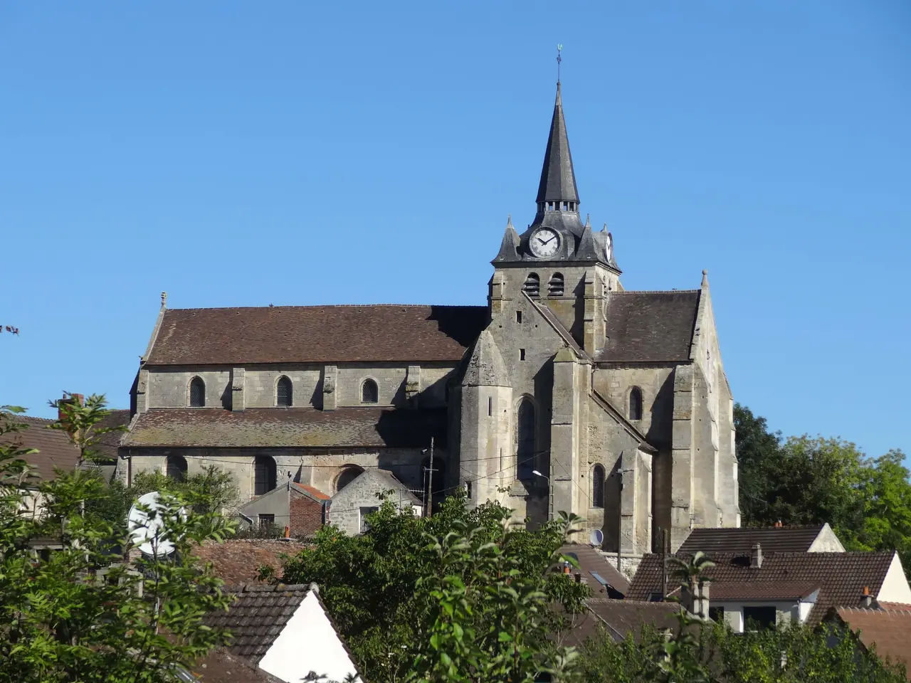 Mareuil-sur-Ourcq (60), église Saint-Martin, vue depuis le sud 6