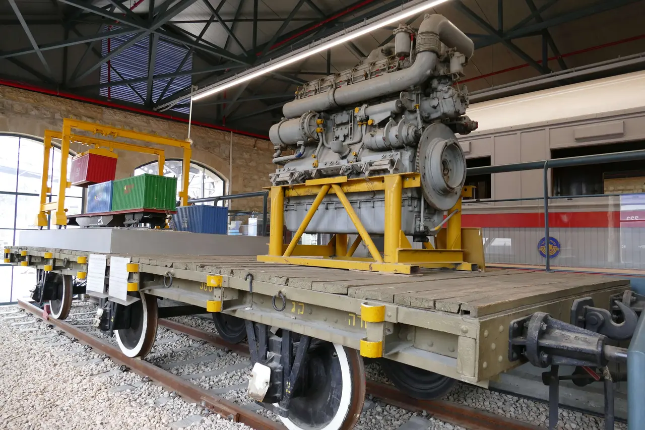 Haifa-Railway-Museum-1264c-Baume-et-Marpent-15-ton-flat-wagon