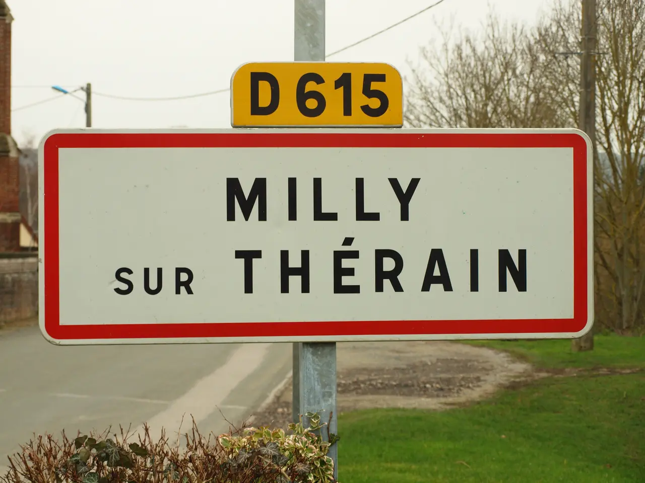 Milly-sur-Thérain-FR-60-panneau d'agglomération-03