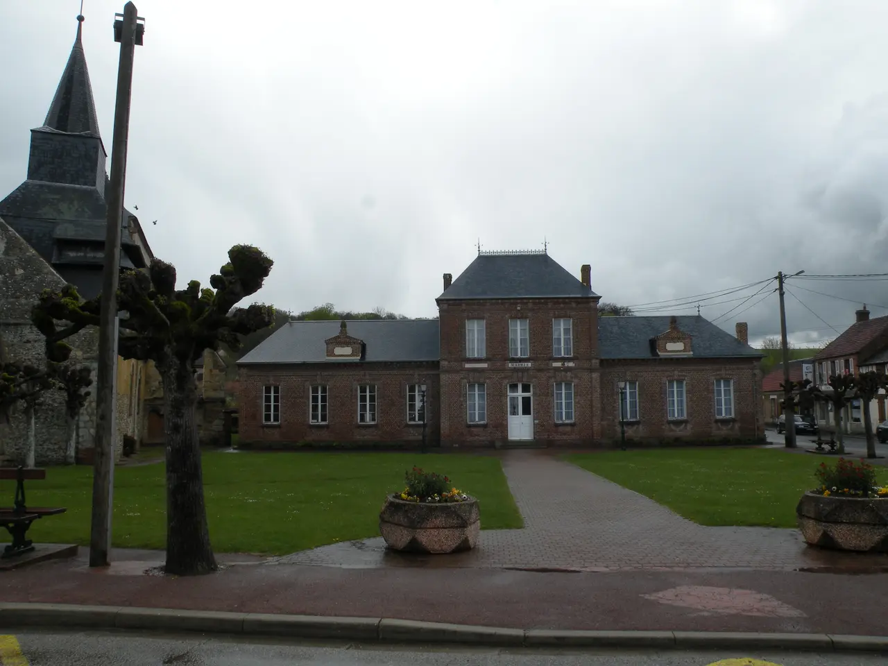 Fresneaux-Montchevreuil mairie