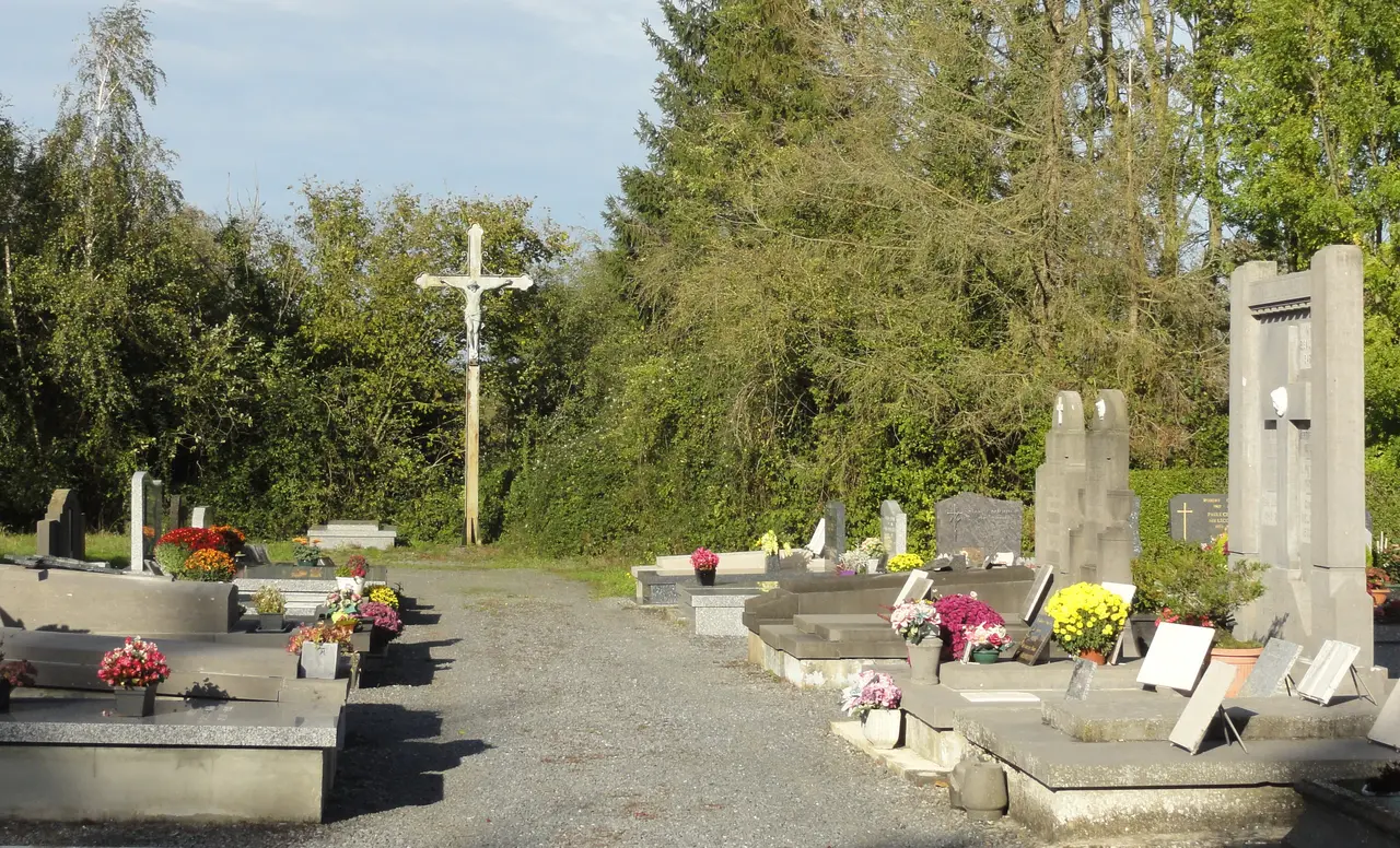 Mouchin - Cimetière de Mouchin (03)