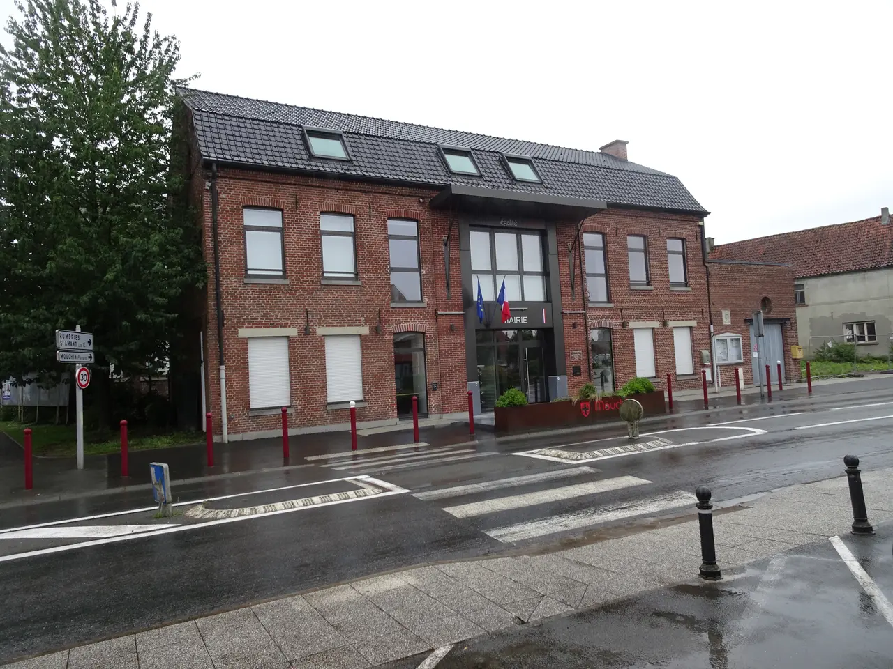 Mouchin la mairie en 20222 (2)