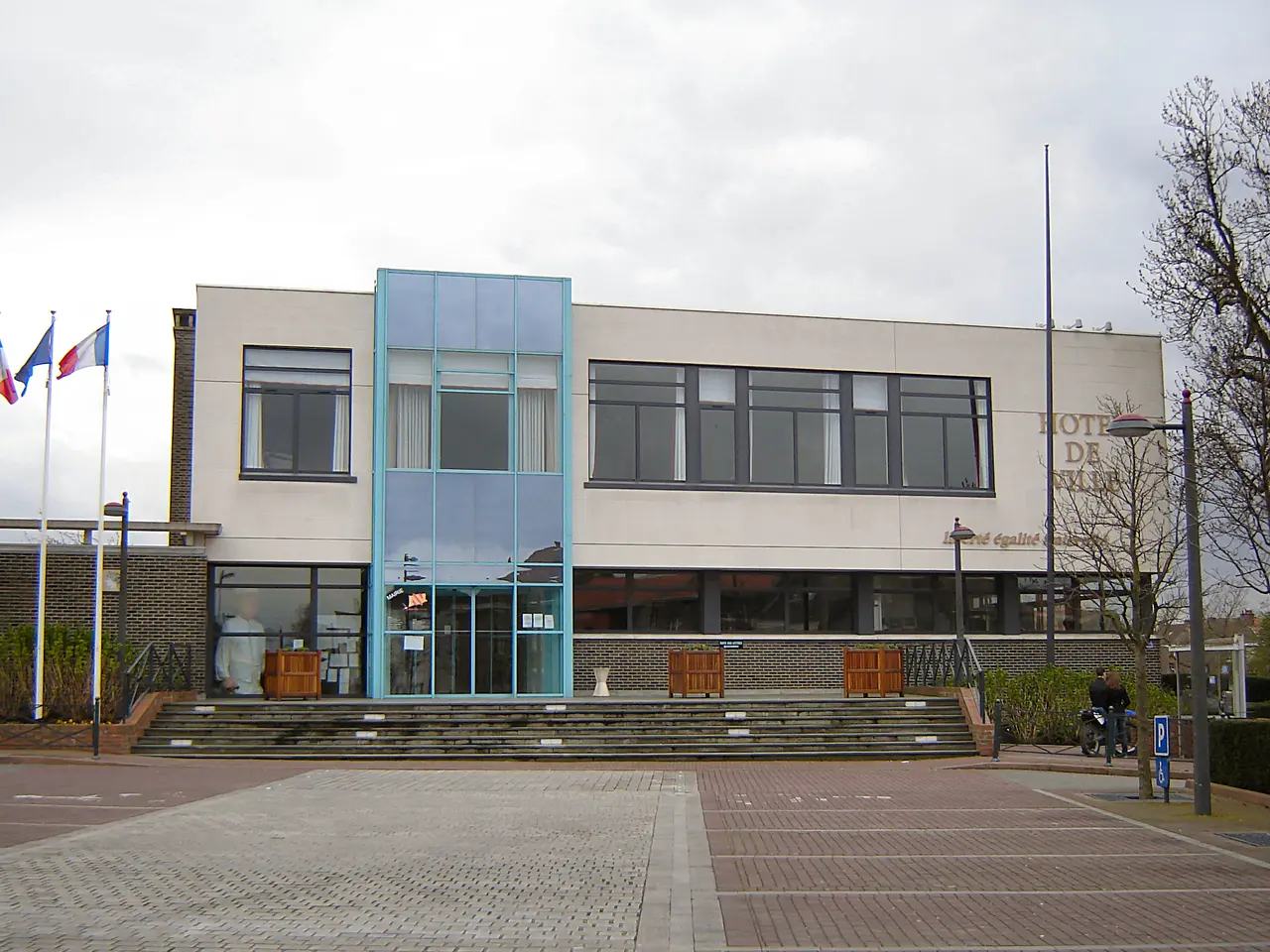 Neuville-en-Ferrain - Hotel de Ville 1