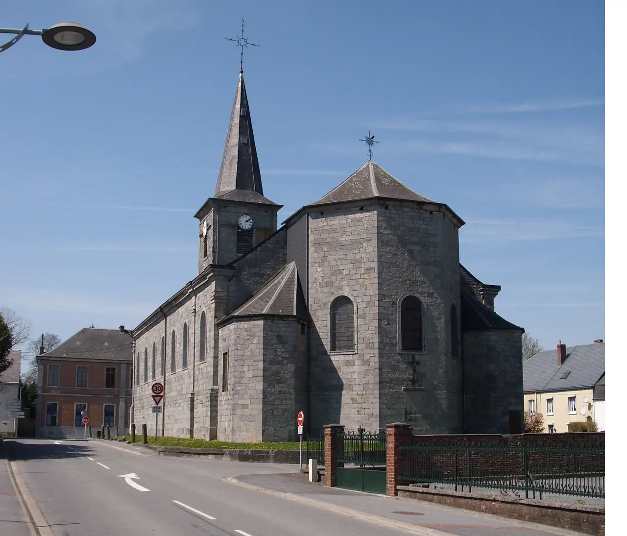 File:L'Eglise de Ohain - France.jpg