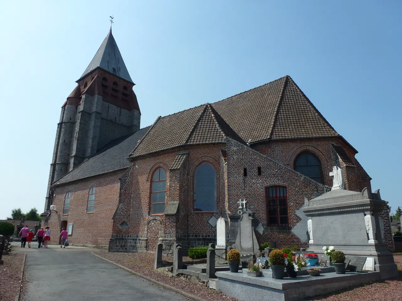 Raimbeaucourt (Nord, Fr) église, extérieur