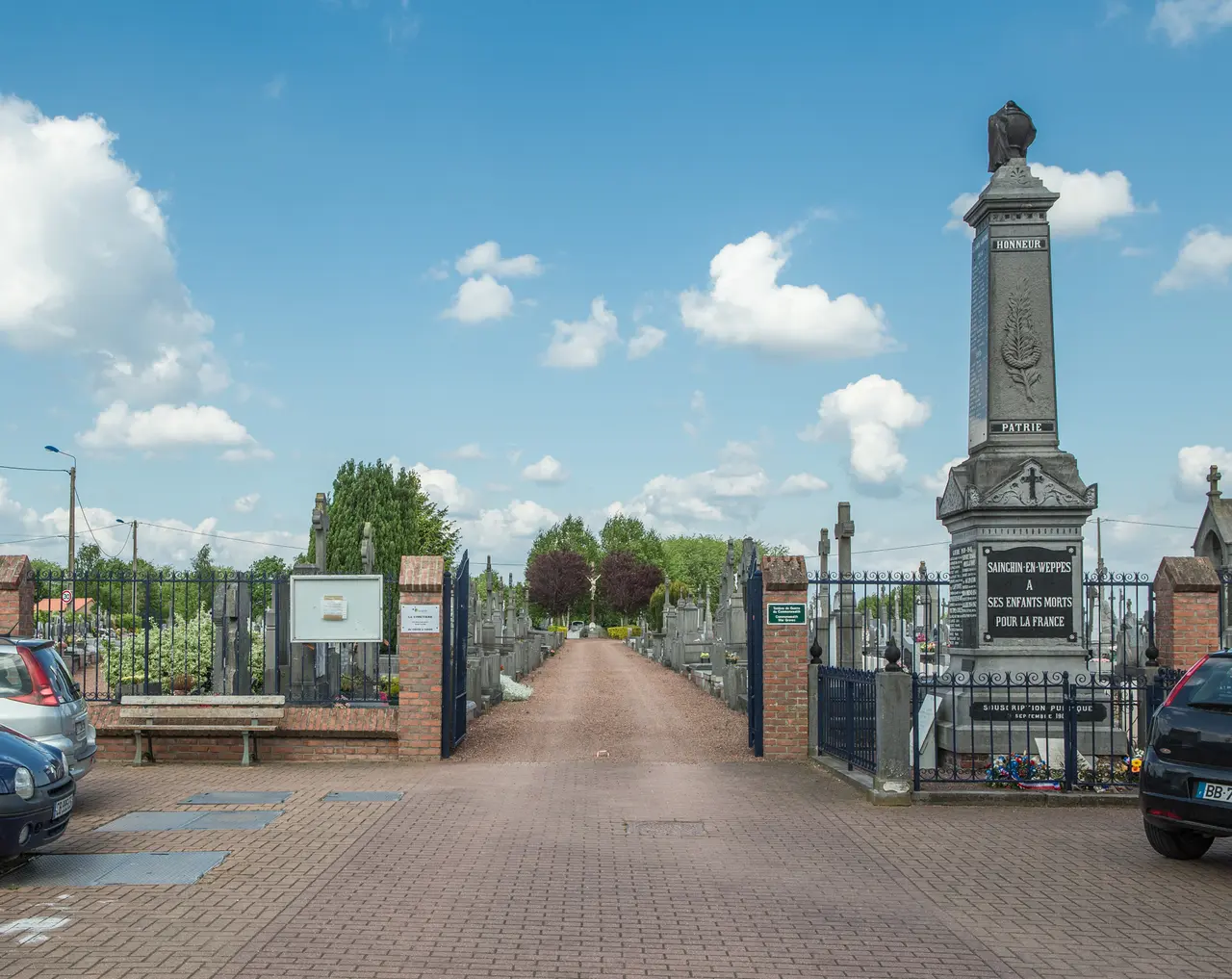 Sainghin-en-Weppes Communal Cemetery-1