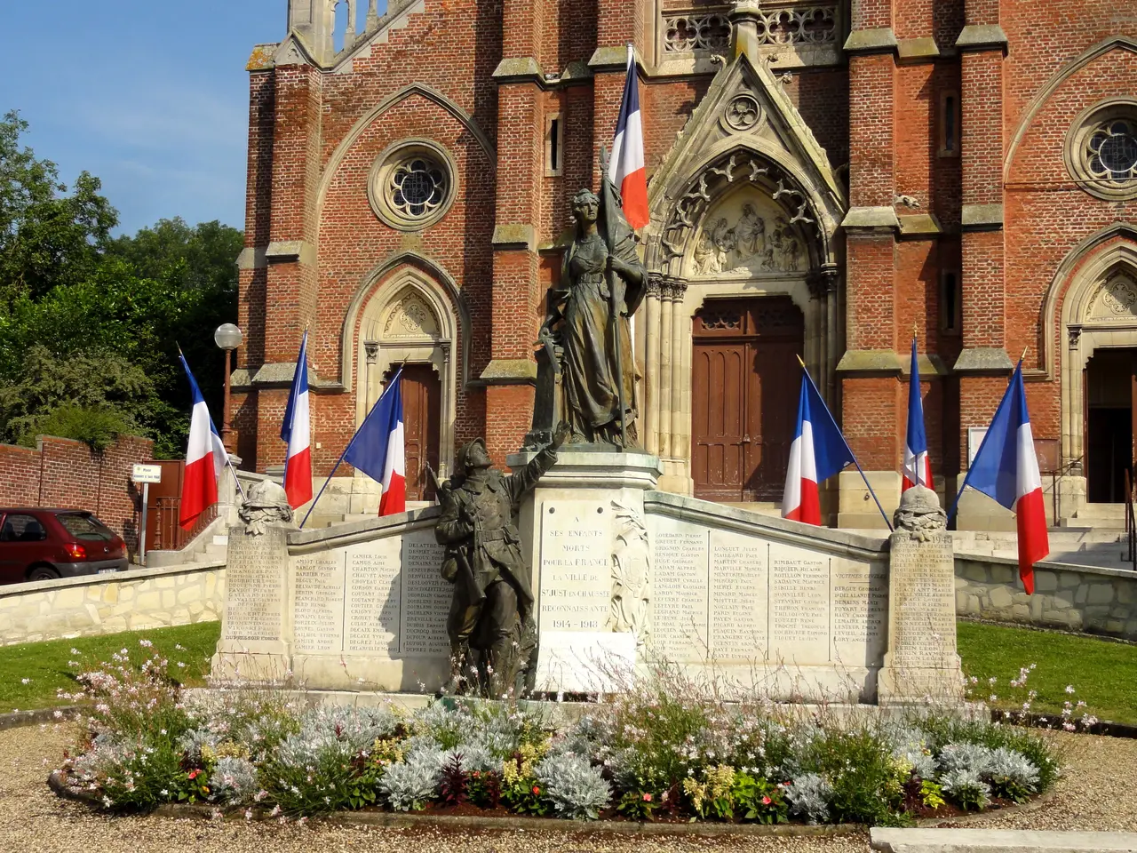 Saint-Just-en-Chaussé (60), monument aux morts 1