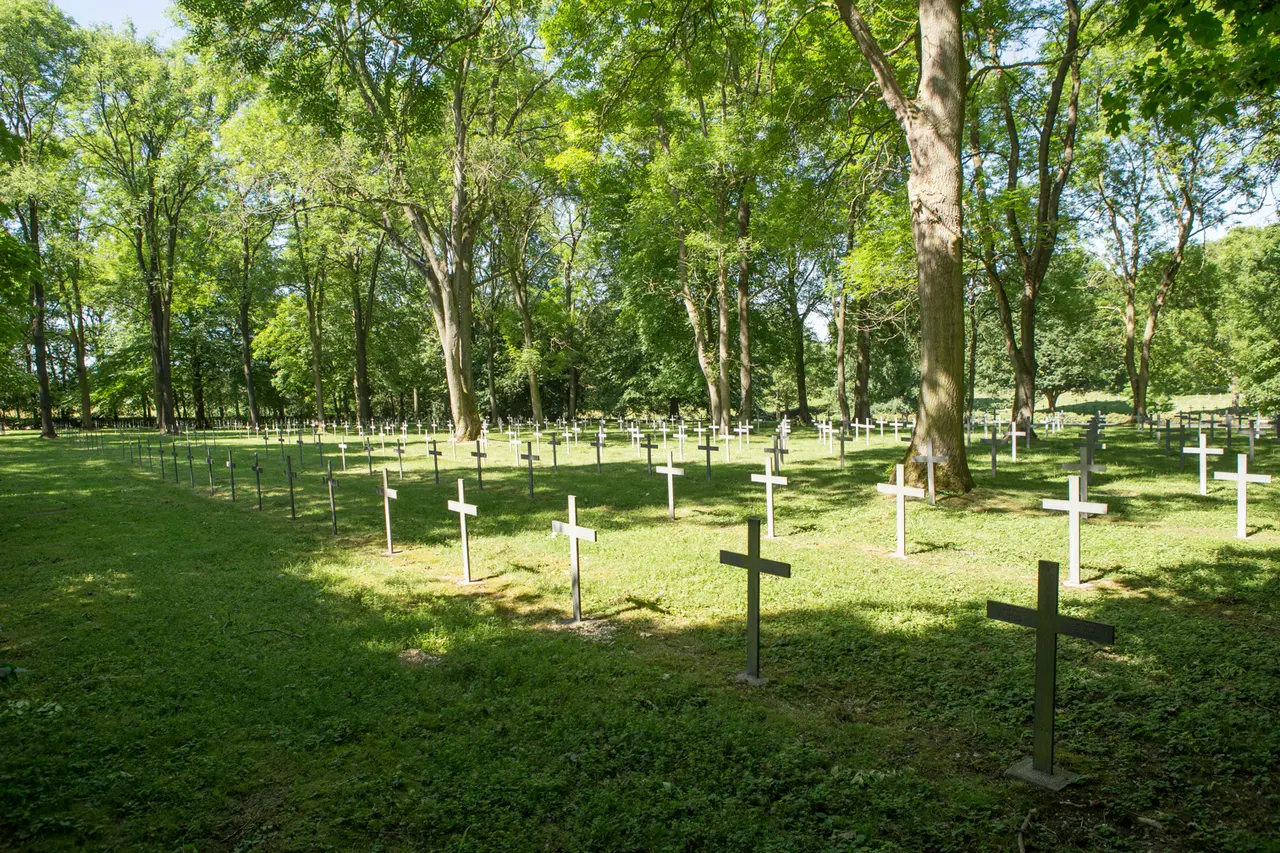 Deutscher Soldatenfriedhof Saint-Laurent-Blangy -17