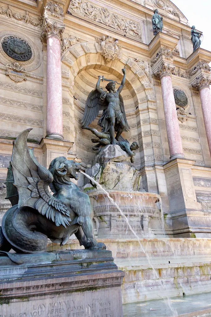 France-000072 - Fontaine Saint-Michel