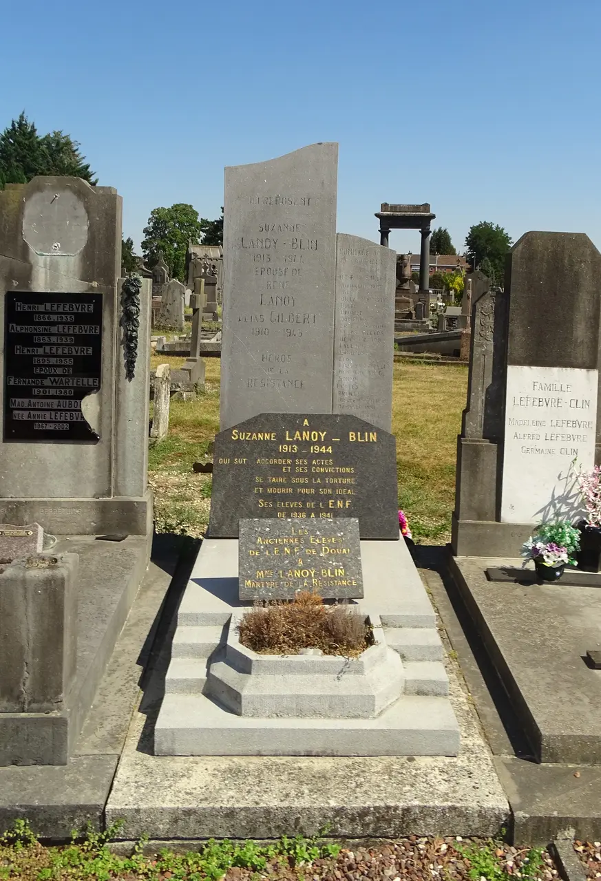 Sin-le-Noble - Cimetière de Douai, tombe de Suzanne et René Lanoy (06)