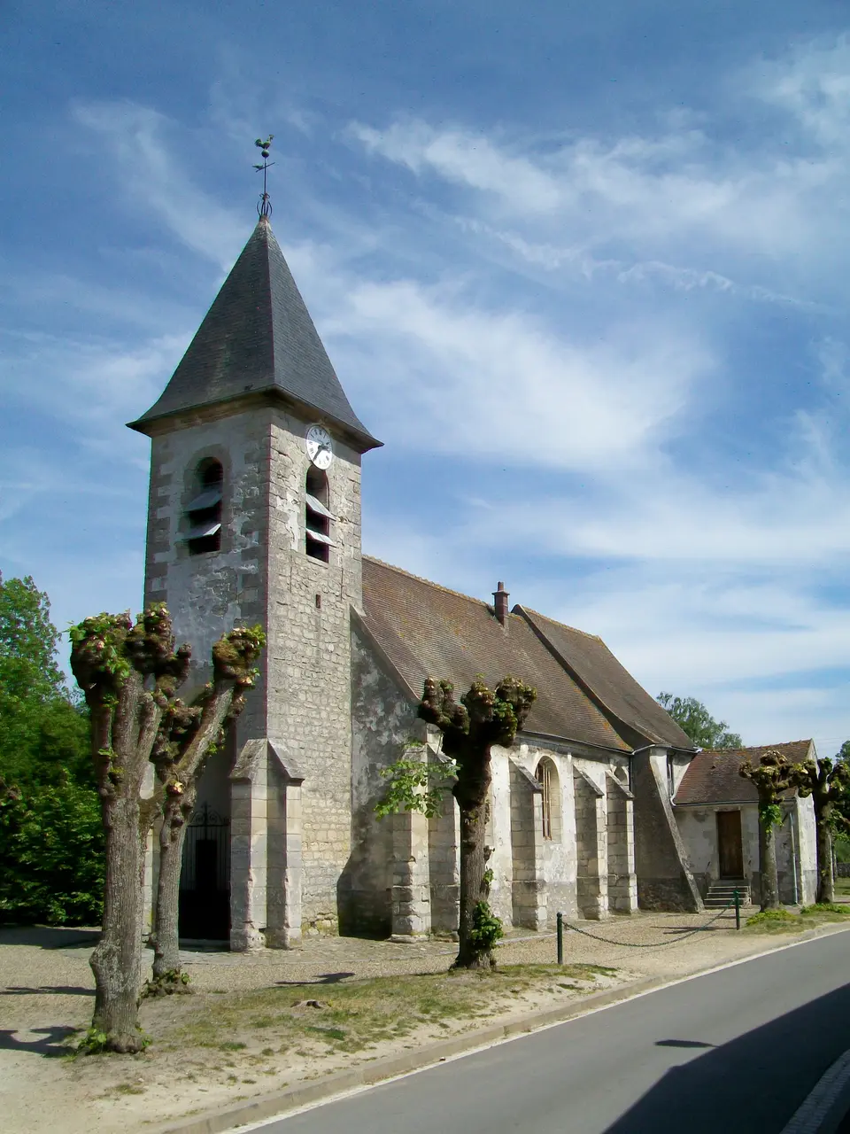 Thiers-sur-Thève (60), l'église