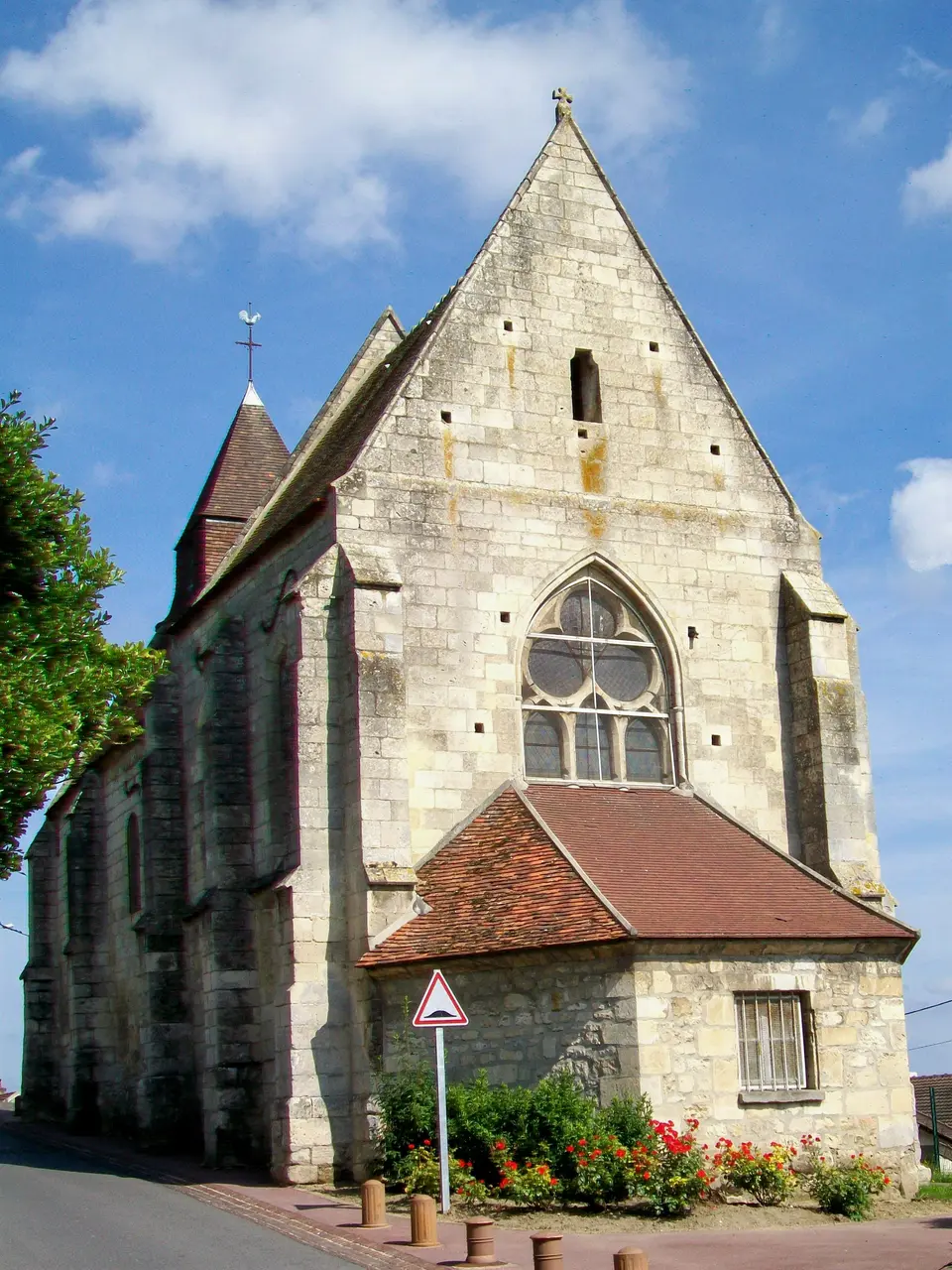 Thiverny (60), église Saint-Leufroy depuis le sud-est