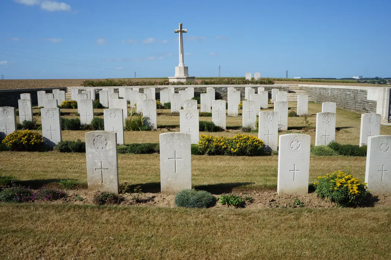 Tilloy-lès-Mofflaines Eté2016, Houdain Lane Cemetery (2)