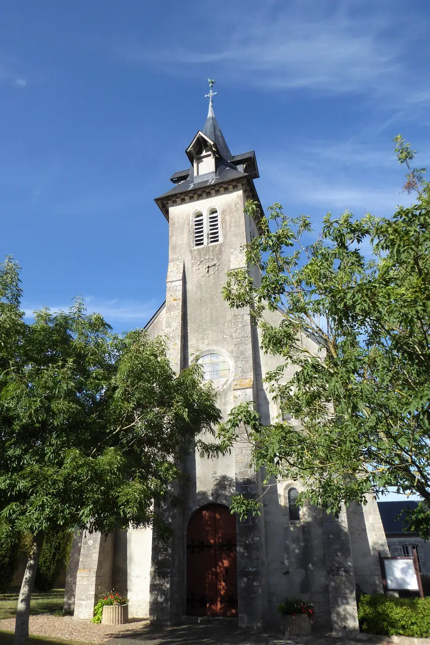 Église de la Sainte-Trinité Douy Cloyes-les-Trois-Rivières Eure-et-Loir France